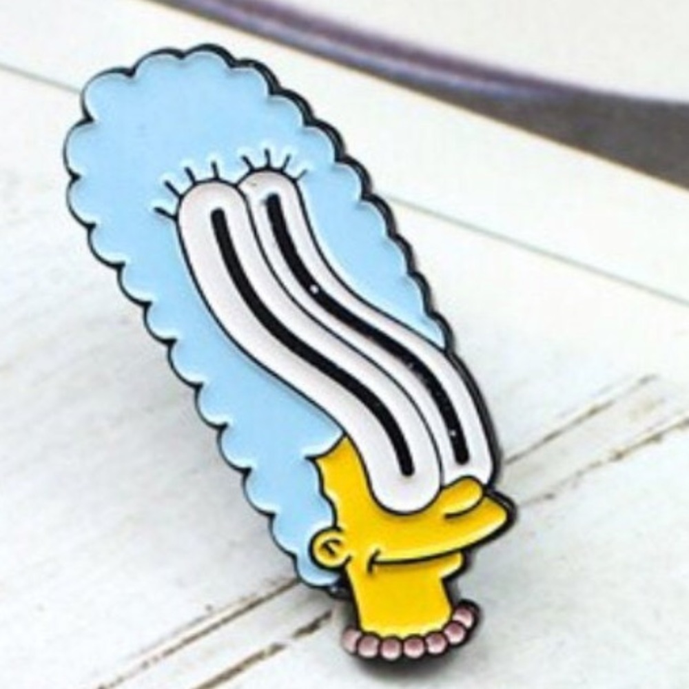🎉 New The Simpsons Big Eyed Marg Enamel Pin